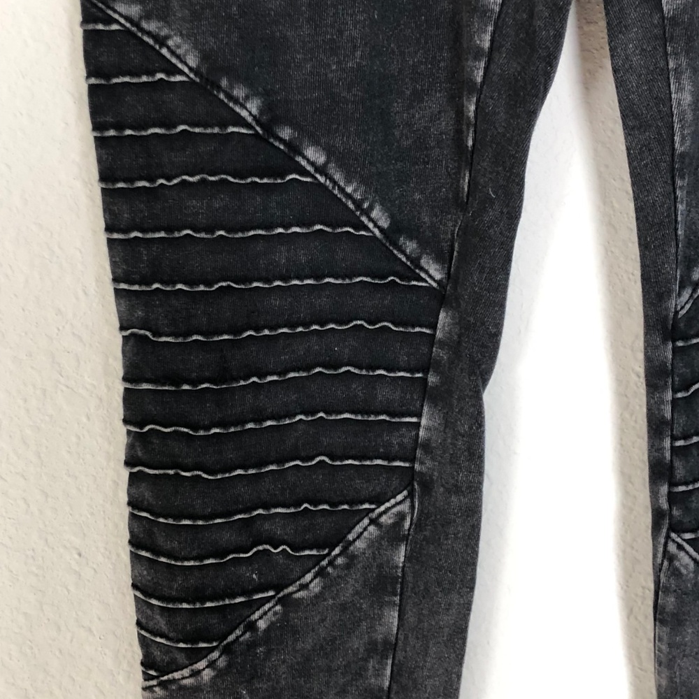 H&M Grey Textured Army Leggings